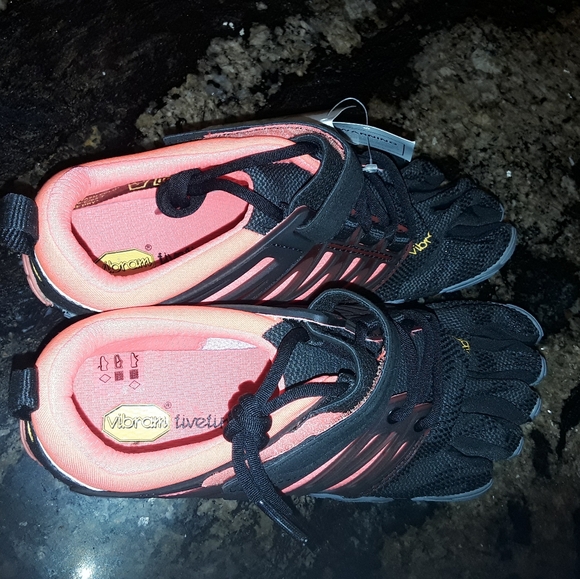 Vibram FiveFinger V-Train (USA size 6.5-7 / EU 37) - Picture 6 of 7
